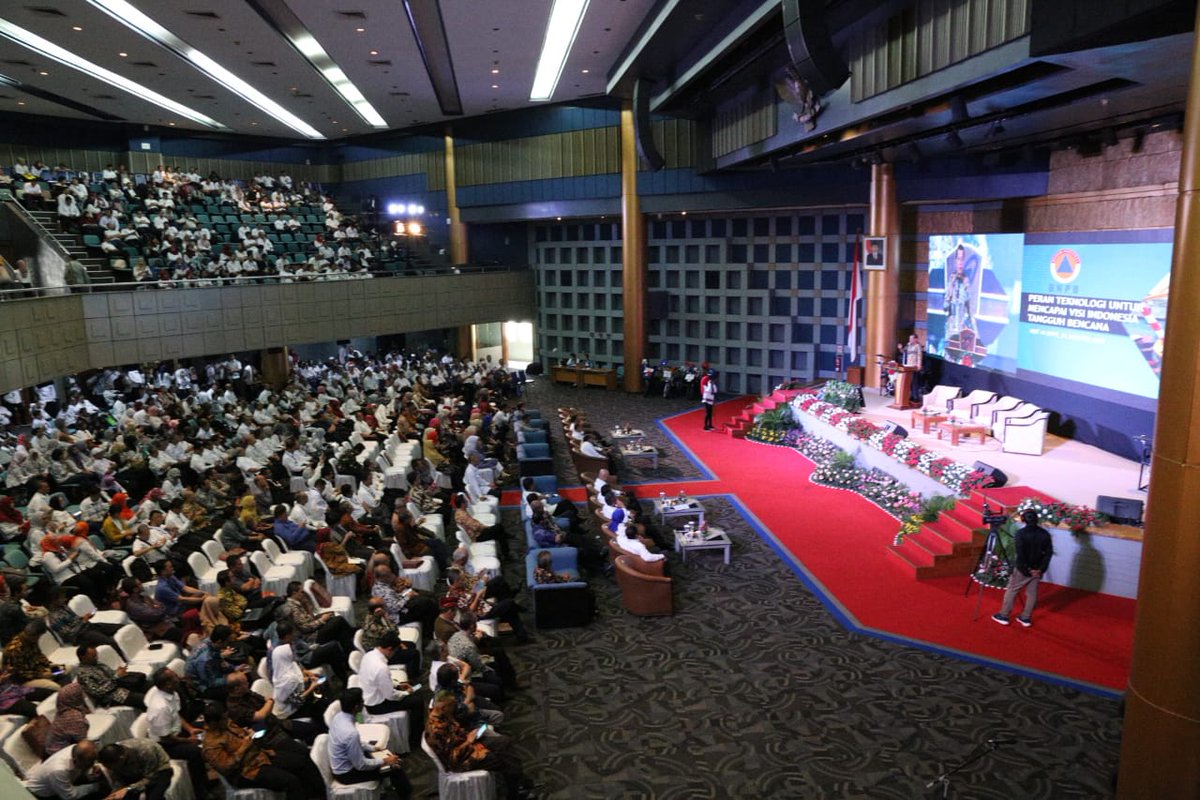 BNPB_Indonesia's tweet image. Kepala BNPB Doni Monardo menjadi pembicara dalam Hari Ulang Tahun BPPT di Auditorium BPPT, Jakarta. @BPPT_RI @BPPTeknologi #KepalaBNPB #HUT41BPPT