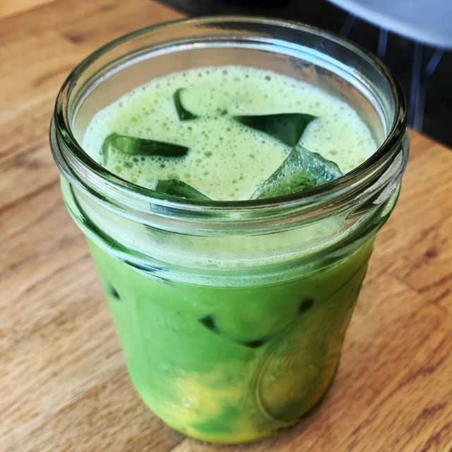 LaurenJMapp's tweet photo. Matcha, mango and oatmeal latte from @candtcollective.
.
.
.
#matcha #matchalatte #matchagreentea #matchaholic #tea #mango #sandiego #sandiegogram #sandiegofood #sandiegolife #sandiegofoodie #tea #instayum #foodie #offthemapp #foodiesofinstagram https://t.co/7HQPdkVem1 https://t.co/0zKePOhU2l