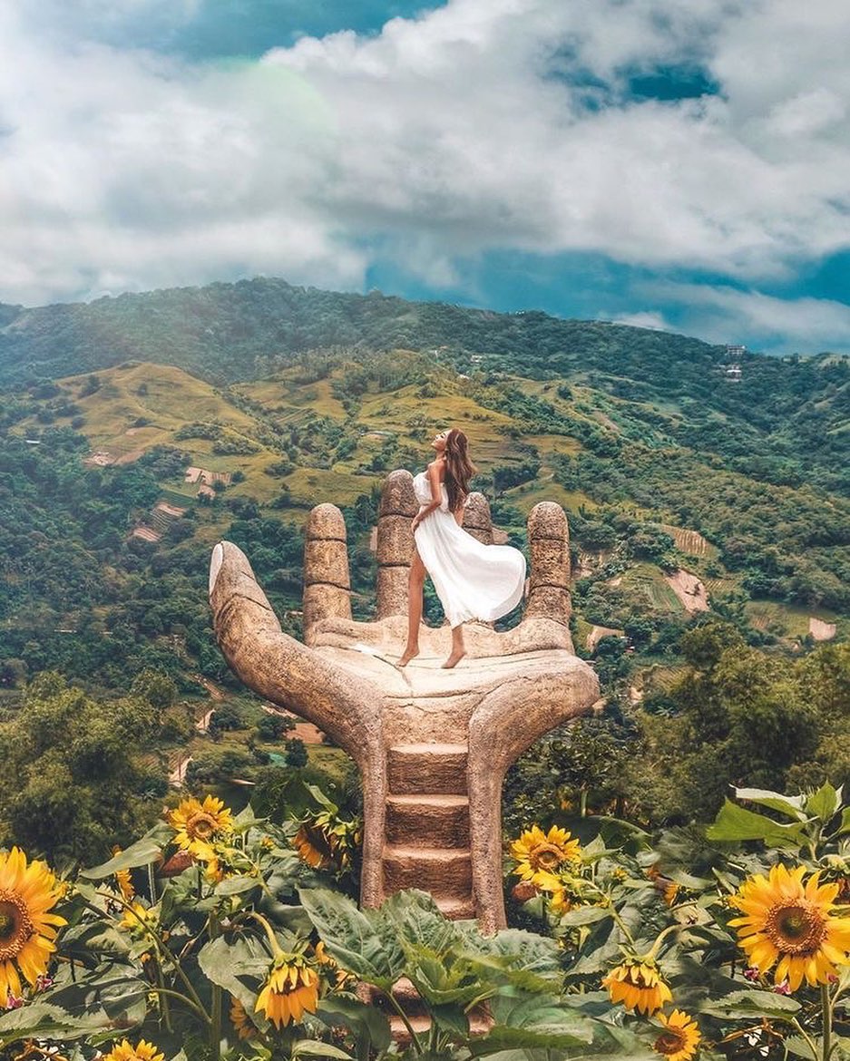 BeholdPH's tweet photo. Dreamland. 🍃🌻 https://t.co/Td7AwHpPFu
📍 Sirao Flower Garden, Cebu
📸 @ooo_lin_ooo
#travel #Philippines #Cebu #BeholdPhilippines #Sirao #Garden #FlowerGarden #sinopinas #travelph #exploreph #traverseph #musttravelph https://t.co/Fik8VfdDYA