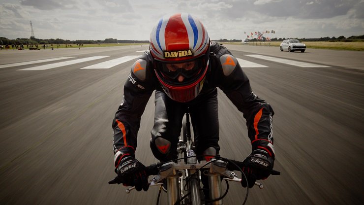 In_the_Bunch's tweet photo. Here's how Neil Campbell set a new men's cycling world speed record: https://t.co/5yXL5yh21j. @LEGRO #operationpacemaker https://t.co/MBhH5MJrUO