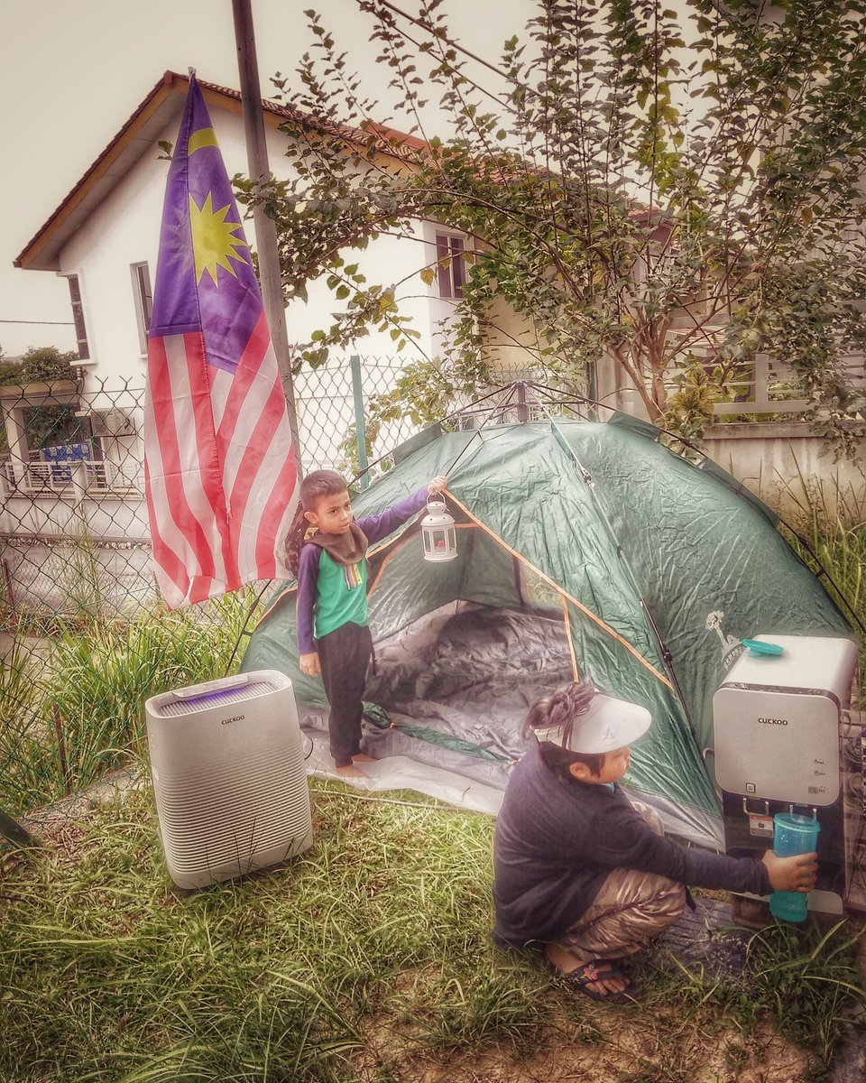 #MylifewithCUCKOO

Ayah & ibu cakap kurangkan main gajet..so kita buat aktiviti riadah kat belakang rumah jer. tak payah pergi jauh2 membazir masa dan wang..
#cuckoo
#gloryfive
#cuckoowaterpurifier
#cuckoofusiontop
#cuckooairpurifier
#cuckoomalaysia
#merdeka62
#TanameraMy