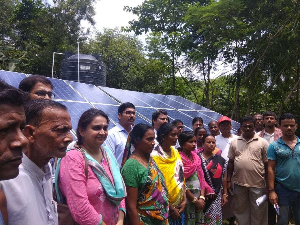 OneStage_tweets's tweet photo. A #SmartSolarModelVillage under the project Renewable Energy for Empowered Village Actions (REVA) was inaugurated in Dobisa village of W Medinipur district,W Bengal. The project is implemented by CAF India partner NGO- EnvironmentConservationSociety and funded by @Symantec #SDG7 https://t.co/aq7KE5CcA2