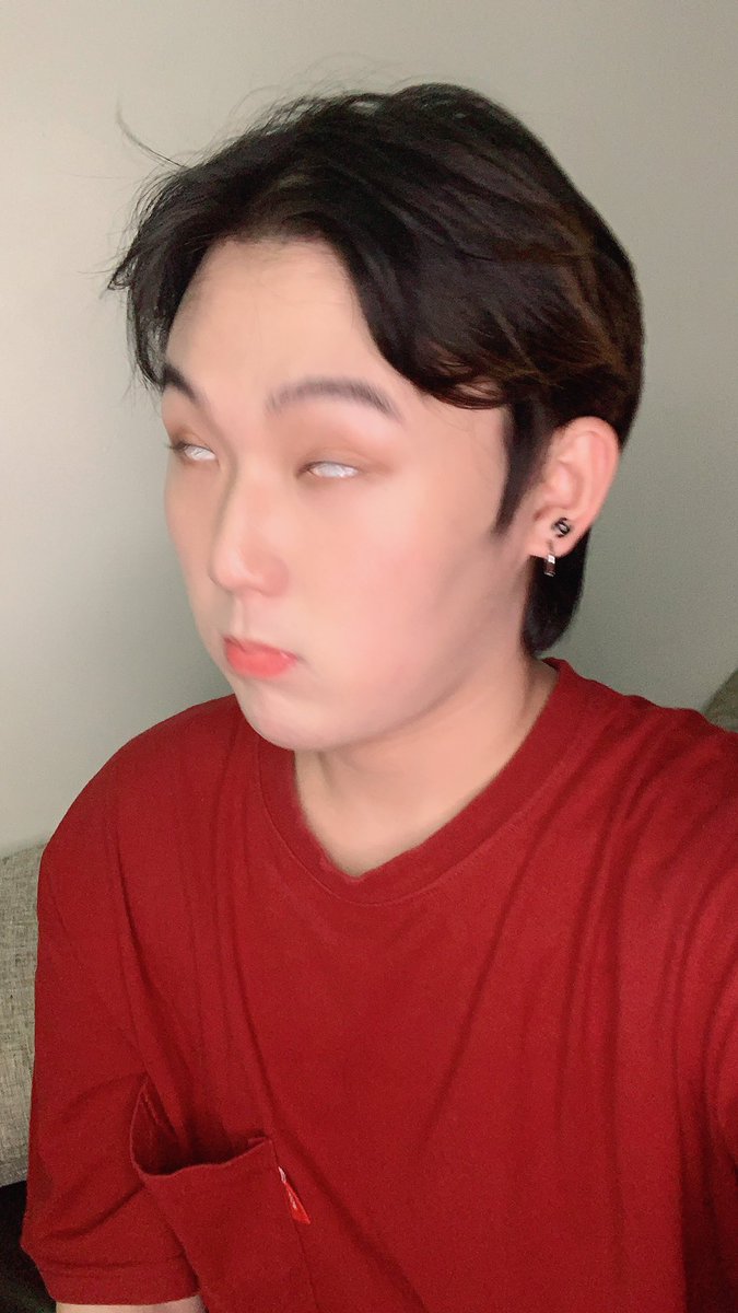 gigi001025's tweet photo. I think I have to change my phone wallpaper with this...
👇👇💕💕 @_jinhobae @BaeconsOfc https://t.co/CZEIKLOAJX