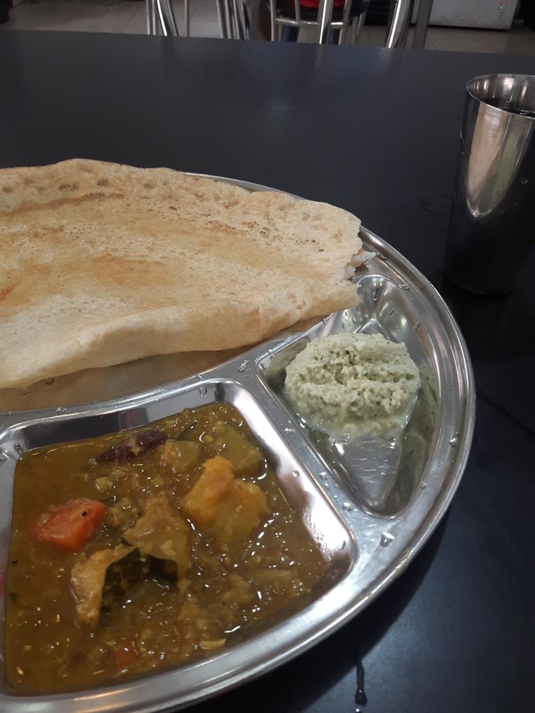 Shathir_N's tweet photo. Lunch at Balaji Dosai 😍
#hungermood https://t.co/TRCX7QrQNi