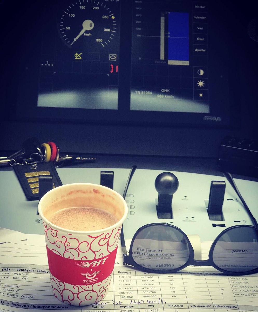 seyit_sahinkaya's tweet photo. #machinist #machinistlife #traincaptain #highspeedtrain #highspeedtraindriver #highspeedtrainlife #siemensvelaro #dailyphotos #travel #eskişehir #ankara #notcoffee #keeptomemories #seyitsahinkaya @muro78atg26 https://t.co/8AH2QGvs4j