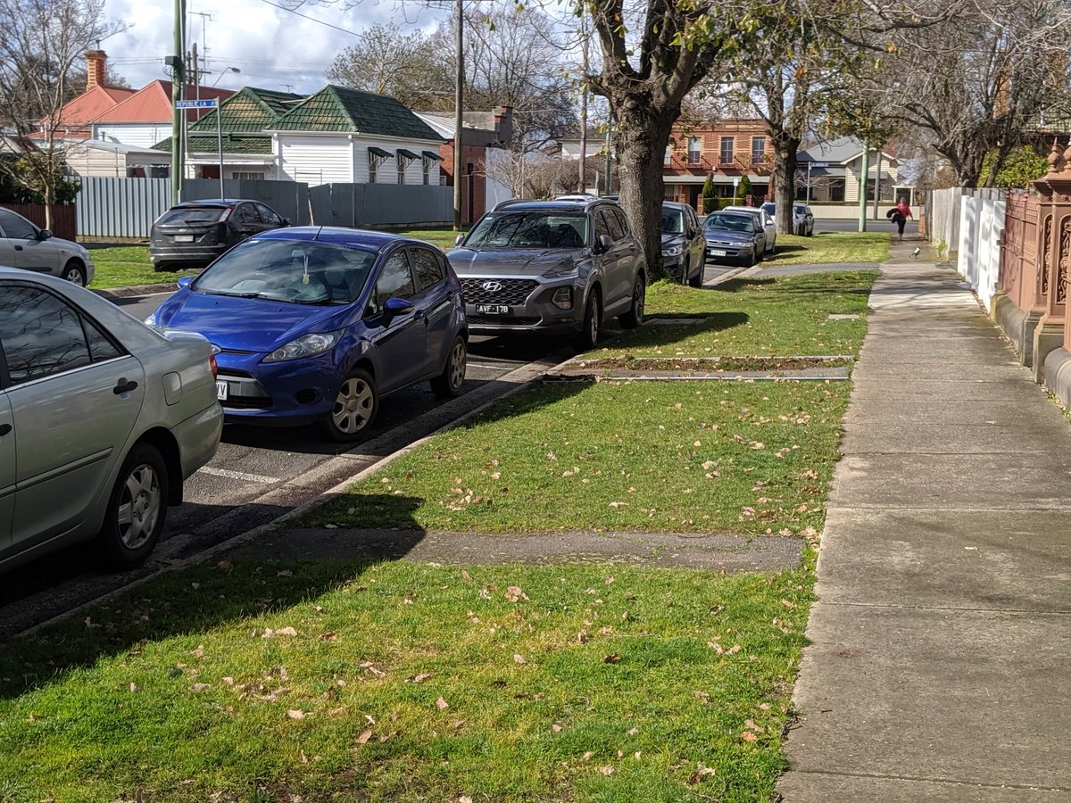 Ballarat Council will receive a petition tonight, calling for parking time restrictions to be put in place along the congested Sussex st. 6pm <a href="/WINNews_Bal/">WIN News Ballarat</a>