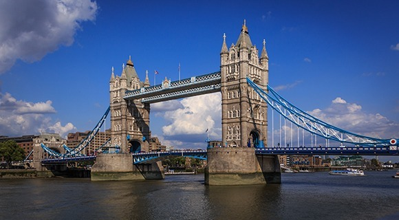 paulrwifi's tweet photo. Find out how Aruba ClearPass and Aruba AirWave were used to link the City of London's wired and wireless estates. #DigitalWorkplace @ArubaEMEA #DigitalWorkplace https://t.co/Im8Q7CgKGI https://t.co/PmsUqfU8Uu