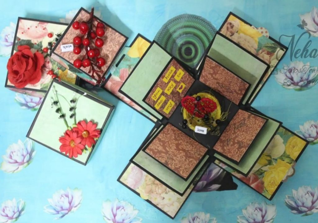 MisthiNeha's tweet image. Paper crafts – A Love themed #ExplodingBox scribavelling.com/paper-crafts-a…