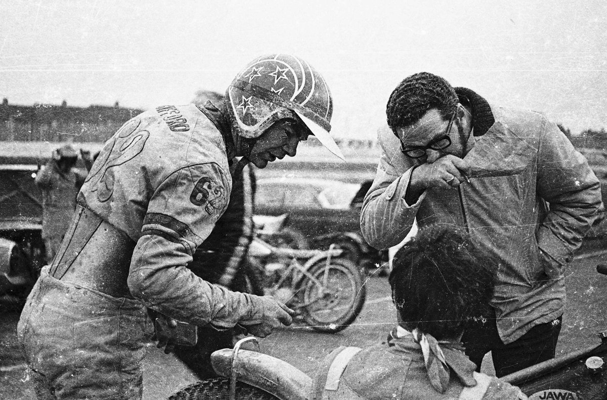 mikebradio's tweet photo. So, where were these taken and when? Briggo, Ivan Mauger and Dave Gifford but who is the other rider?
#speedway #classicspeedway #70sspeedway @UprightSpeedway @retrospeedway @Speedway_Photos https://t.co/rvVKmQDfk7