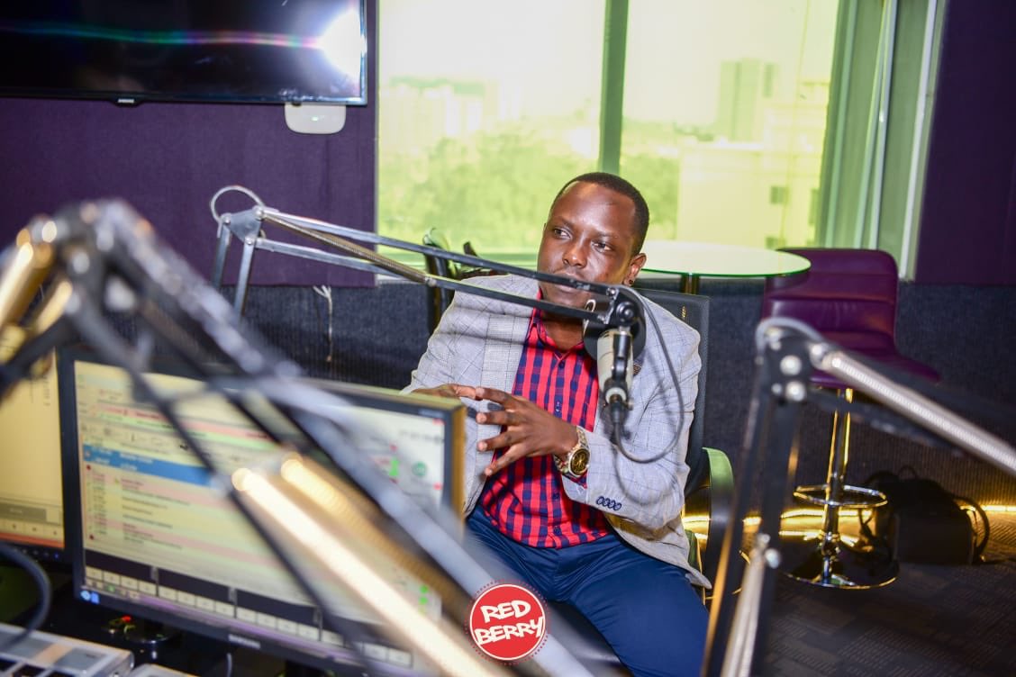 Muluvi's tweet photo. Quick reminder that we’ll be back on homeboyz radio next week Tuesday at 4pm. 
This time with our heavy Dj lineup. 
We want to light up the studio!!!! 
Mad shelling!!! 
For more details about the #playhouseke party go to https://t.co/V26wy6zhfH https://t.co/DGxL4Vg2qS