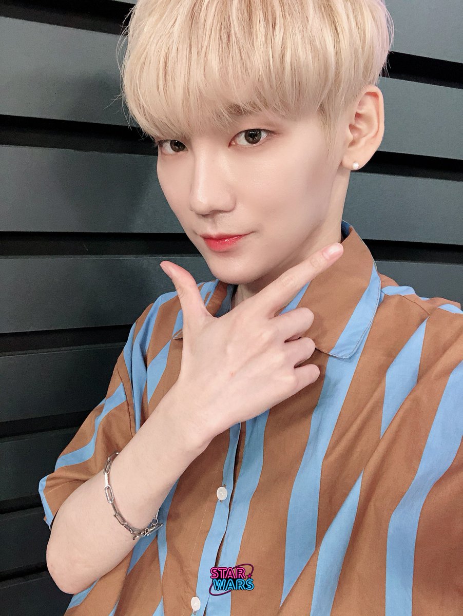 KPOPFAVE_'s tweet photo. [#STARK_STARWARS🌏]

MC 케니의 활약이 보고싶다면
오늘 7시 스���워즈 본방사수!
💛잊지마세요💙

구함 #스타워즈_본방사수 
양도 케니 폴라로이드

▶ https://t.co/ygExMhmtdK

#JBJ95 #켄타 @JBJ95__official https://t.co/JWERot9nsV