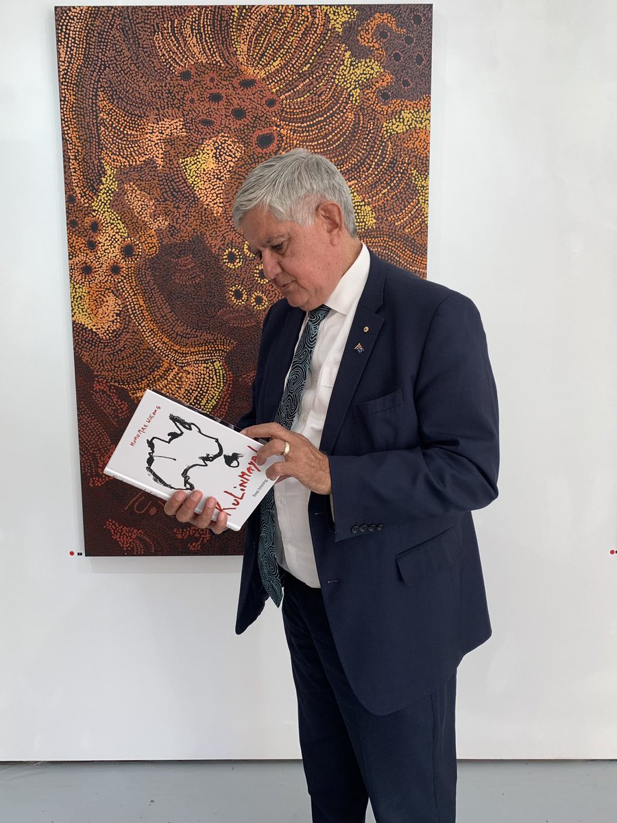 apyacc's tweet photo. Thrilled to host Minister Ken Wyatt, Minister for Indigenous Australians today at the APY Gallery in Sydney. Thank you for being so generous with your time Minister Wyatt we look forward to working closely with you through the next exciting chapter of the APY art movement. 🖤💛❤️ https://t.co/B8IwwvMwks