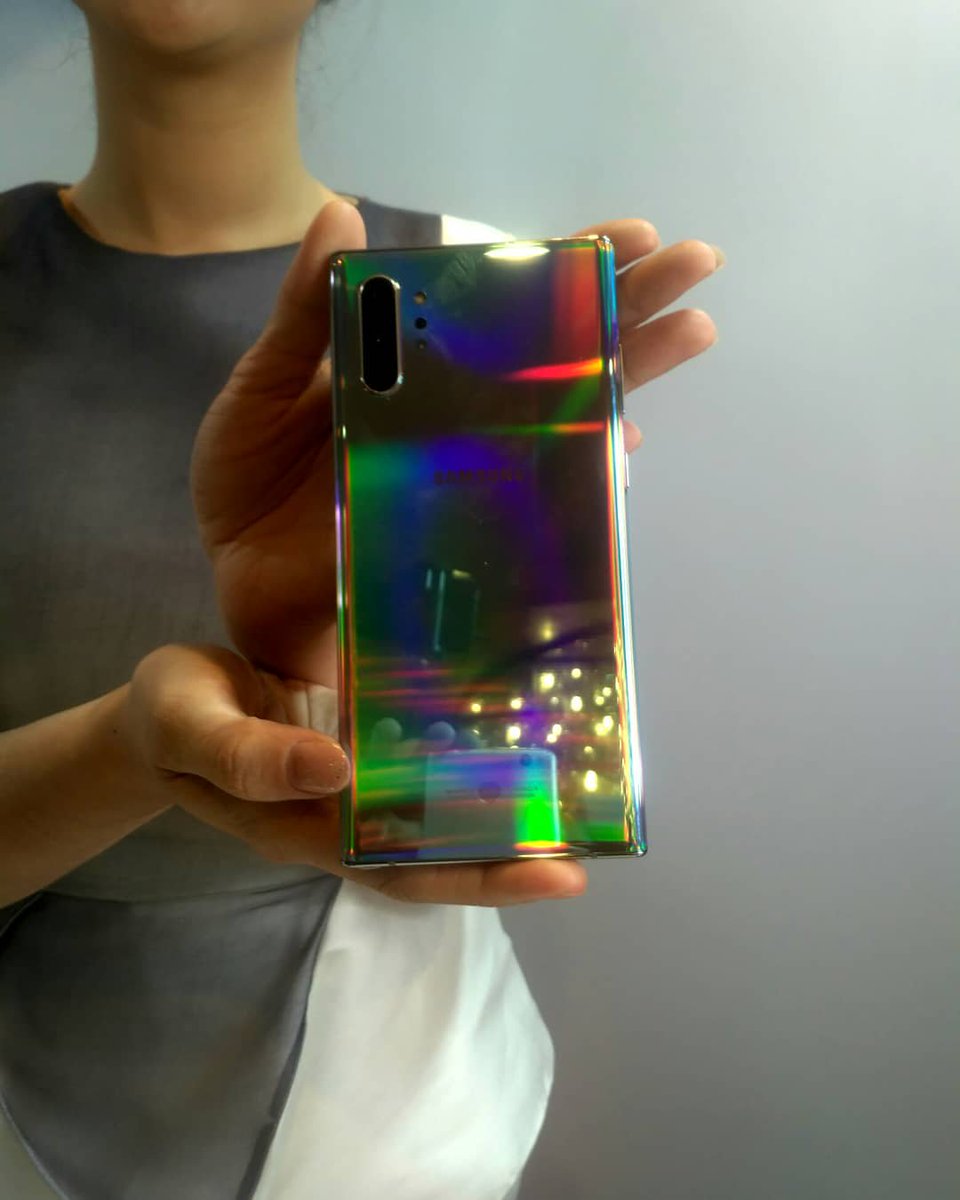 HangOutIndo's tweet photo. Generasi terbaru Note saat ini adalah bahwa sekarang ada dua model, sedangkan sebelumnya hanya ada satu.
Note 10 standar menjaga hal-hal sederhana datang dalam satu konfigurasi; mengemas 256GB penyimpanan, 8GB RAM.
@samsung_id
#GalaxyNote10 #Powerful10 #Note10Launch https://t.co/TyveVkHWR0
