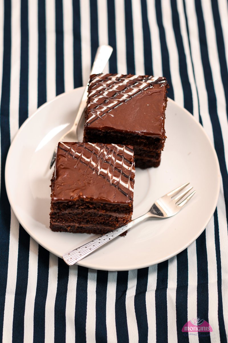 MonginisG's tweet photo. Never a black and white day with some fine brown Chocolate Pastry*
*Rs 45/- each.
#monginis #monginisgoa #vegbites #veg #chocolatepastry #Bakeries#bakeriesofgoa #chocolate #delicious #yummy #food #healthy #foodofgoa#goa https://t.co/GxZy3ZkTq2