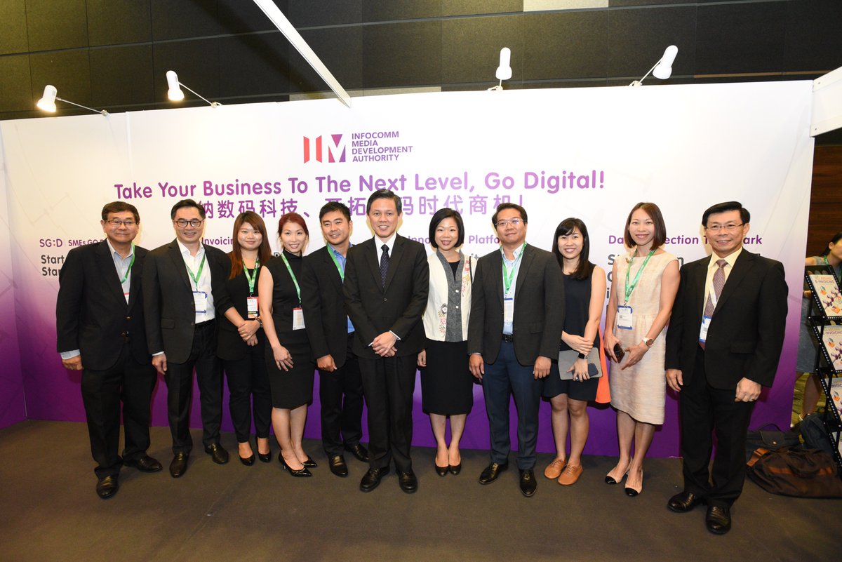IMDAsg's tweet photo. Minister Chan Chun Sing, Senior Minister of State Sim Ann, & IMDA's Assistant Chief Executive Jane Lim, with representatives of SMEs which have benefitted from IMDA's #SMEsGoDigital & #StartDigital Programmes.
For more info, visit: https://t.co/ZHzSQxhNSy
#SGDigital #SMEICC https://t.co/jFn4KYko0O
