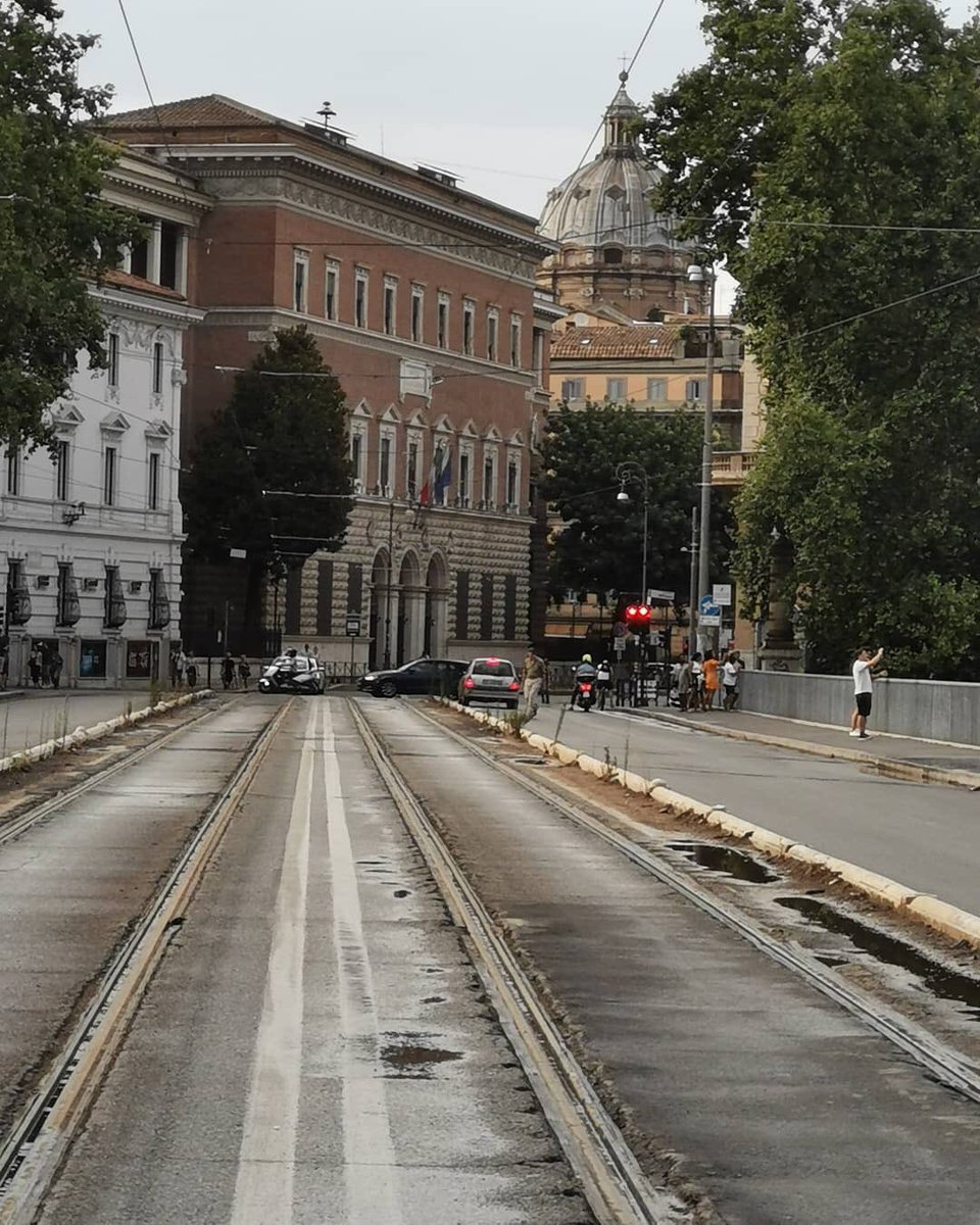 .. #Estate è.. Godersi ponte Garibaldi così... Prima che tornino tutti.. #SceneInStrada