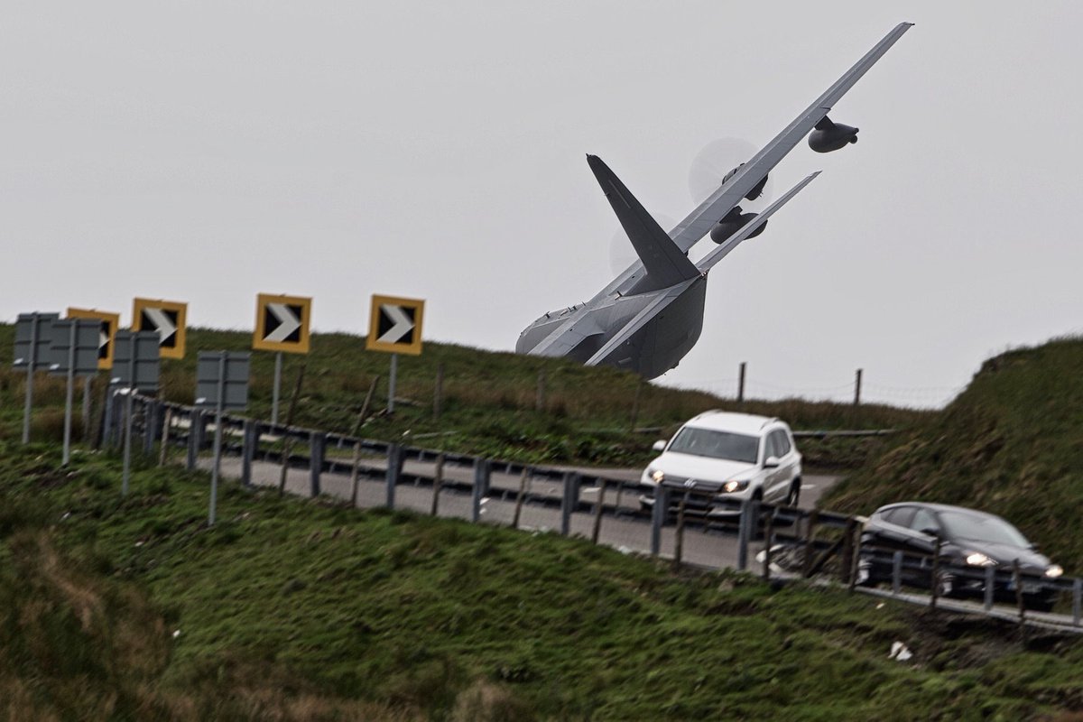 CcibChris's tweet image. Some road users!
MC130 From RAF Mildenhall  Callsign "Strix 46 ,On A Low Level Sortie In Snowdonia.