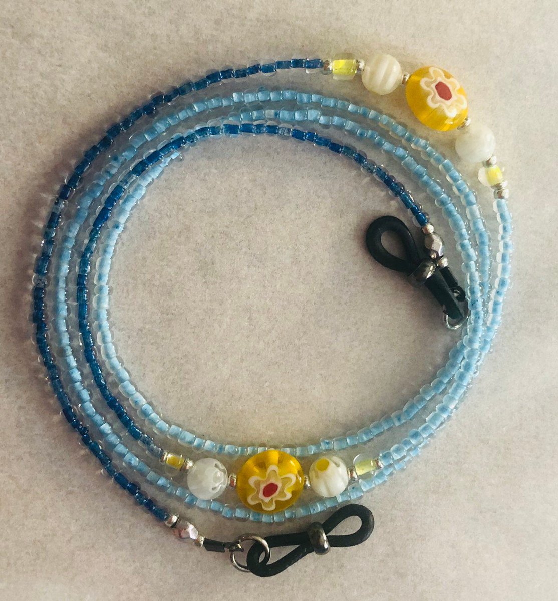 ArrelsOptica's tweet photo. No te pierdas este artículo de mi tienda de #etsy: Eyewear chain two colors. Eyeglasses necklance. https://t.co/yCFQ9V7NA1
Ideal para el verano https://t.co/jUNDJ3UtfO
