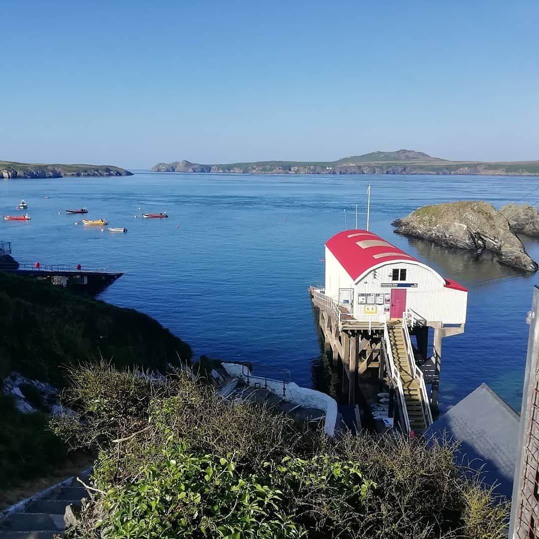 RamseyIslandFun's tweet photo. The start of many amazing adventures ππ
.
.
#stjustinians #lifeboatstation #rnli #stdavidsrnli #pembs #ramsey #boats #boattours #boattrip #sea #adventure #summer #fun https://t.co/fCN3oXDPG2