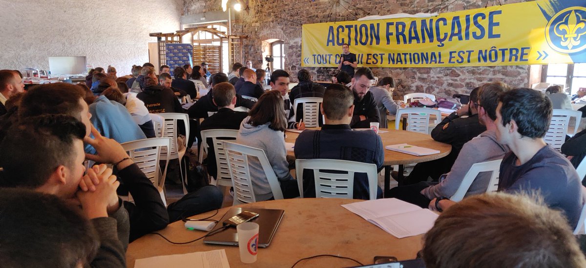 actionfrancaise's tweet photo. La deuxième conférence consacrée à l'obsolescence programmée est présentée par @gregoiredubost, rédacteur dans l'ancien journal de l'@actionfrancaise : l'#AF2000.
🎙️"L'obsolescence programmée est elle un mythe, la forme de complotisme la plus consensuelle ?"
#CMRDS2019 https://t.co/IXlfUQcPl4