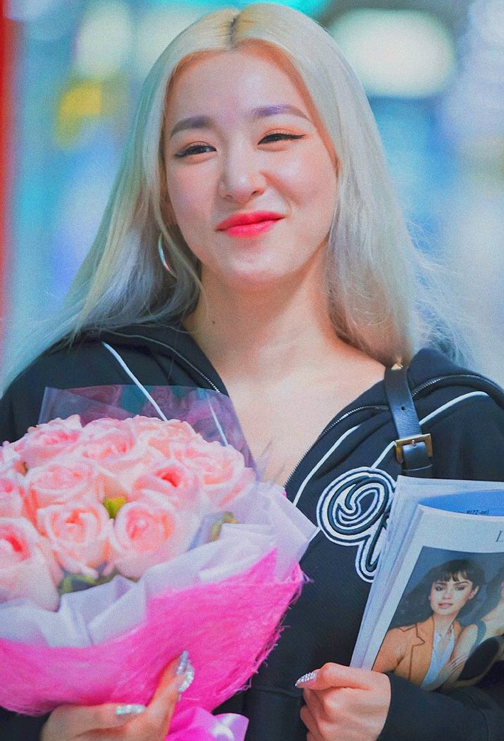 kpoppics_only's tweet photo. imagine ur gf looking like this happy https://t.co/lTccBiKk39