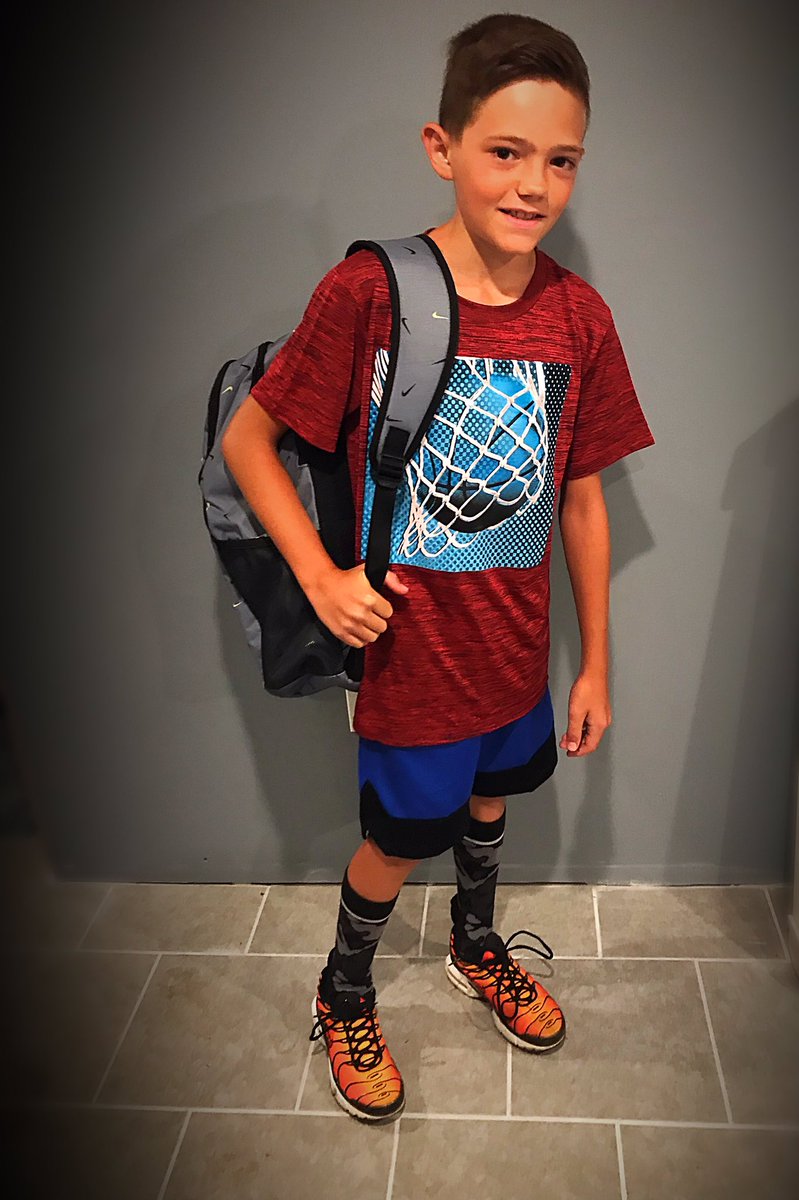jessicak2277's tweet photo. #norwinsfirstday #hillcrestintermediate @Hillcrest_ONeil #FirstDayOfSchool2019 #FirstDayOfSchool #firstdayof6thgrade2019 https://t.co/GPYGqd4RTF