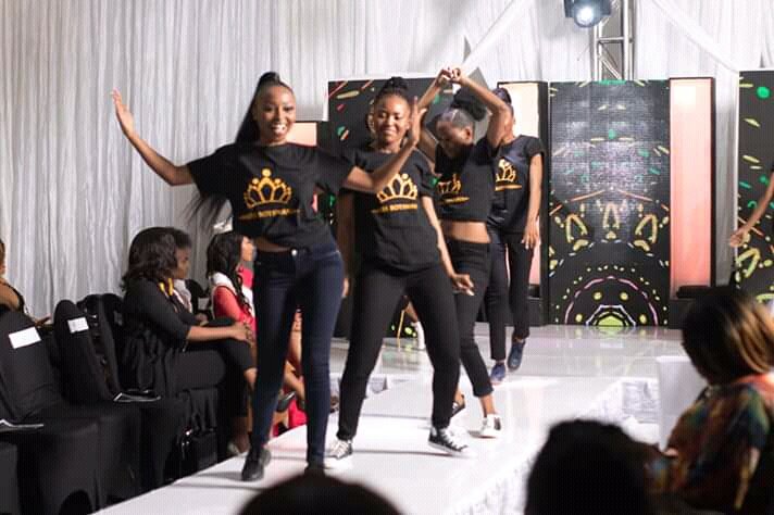 paperclipbw's tweet photo. This year, we had the pleasure of printing the official @miss_botswana T-shirts. Thank you to the organizers for trusting us to get the job done🎉

Good luck to all the participants💐

#MissBotswana2019
#ImageIsPower https://t.co/AZGx6h3VmW