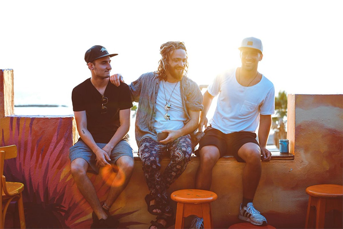 [INSPIRATION] Messieurs on sait que la lourde tâche de garçon d'honneur n'est pas évidente.. surtout lorsqu'il faut organiser un #EVG ! La team vous donne ses conseils pour vous tirer d'affaire 👍

➡️ ow.ly/jG2r50qihjT

#lyon #mariage #lyonmariage #conseils #organisation