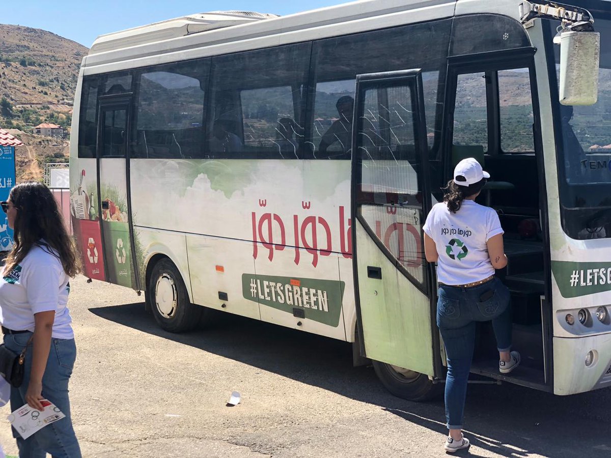 rimafrangieh's tweet photo. شكر كبير لأهلنا بقضاء زغرتا للتجاوب والتعاون بهدف تعزيز وممارسة الفرز من المصدر انطلاقاً من وعيهم البيئي وتحملهم لمسؤولياتهم كمواطنين بظل تقصير الدولة.. كما انو وتيرة جمع النفايات المفروزة رح تتضاعف بالفترة المقبلة https://t.co/P4pCAA3Z7x