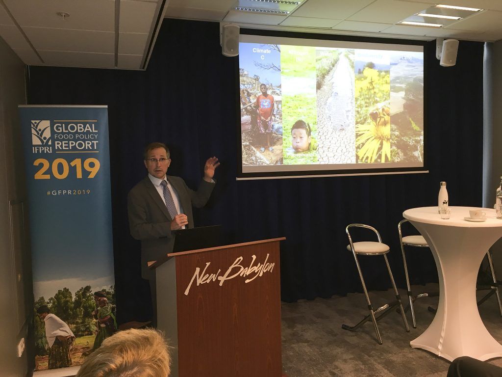 CGIAR's tweet photo. Two important reports released this year by @IFPRI and #EATLancet Commission agree on the need for more diverse #diets and more sustainable #foodsystems. What else do they agree on? https://t.co/kg5z3HuV3W #nutrition #foodsecurity #GFPR2019 @EATforum @TheLancet https://t.co/1edOEn7xIh