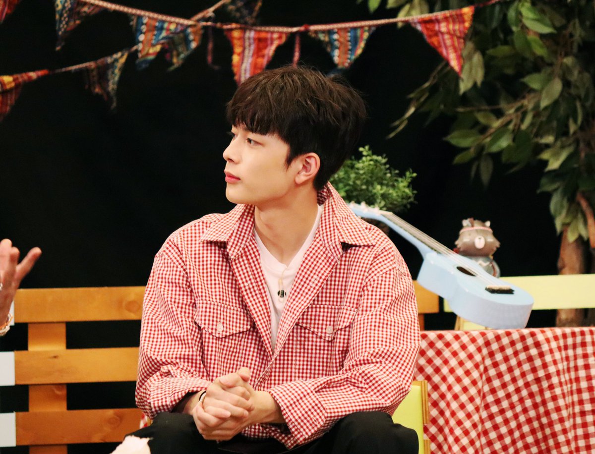 CUBE_YOOSEONHO's tweet photo. [📢] #아이돌다방 2화 방송 안내 @idoldabang 

오랜만에 만난 친구들과의 폭풍 수다타임💛
잠시 후 6시, 올레tv모바일에서 돌다방 2화를 만나보세요!

✔️올레tv모바일: 2019.08.21/25 6PM
✔️라이프타임: 2019.08.25. 11:40PM

#유선호 #YOO_SEONHO https://t.co/jTQNdkcKno