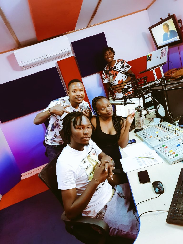 Crush wako wa leo ni nani? #WCWEdition  zinazidi kutamba #WaksTikiTaka <a href="/Deejayrambo1/">Deejayrambo</a> sisi huku tunamcrushia <a href="/AQtee/">Ann Q-tee</a>