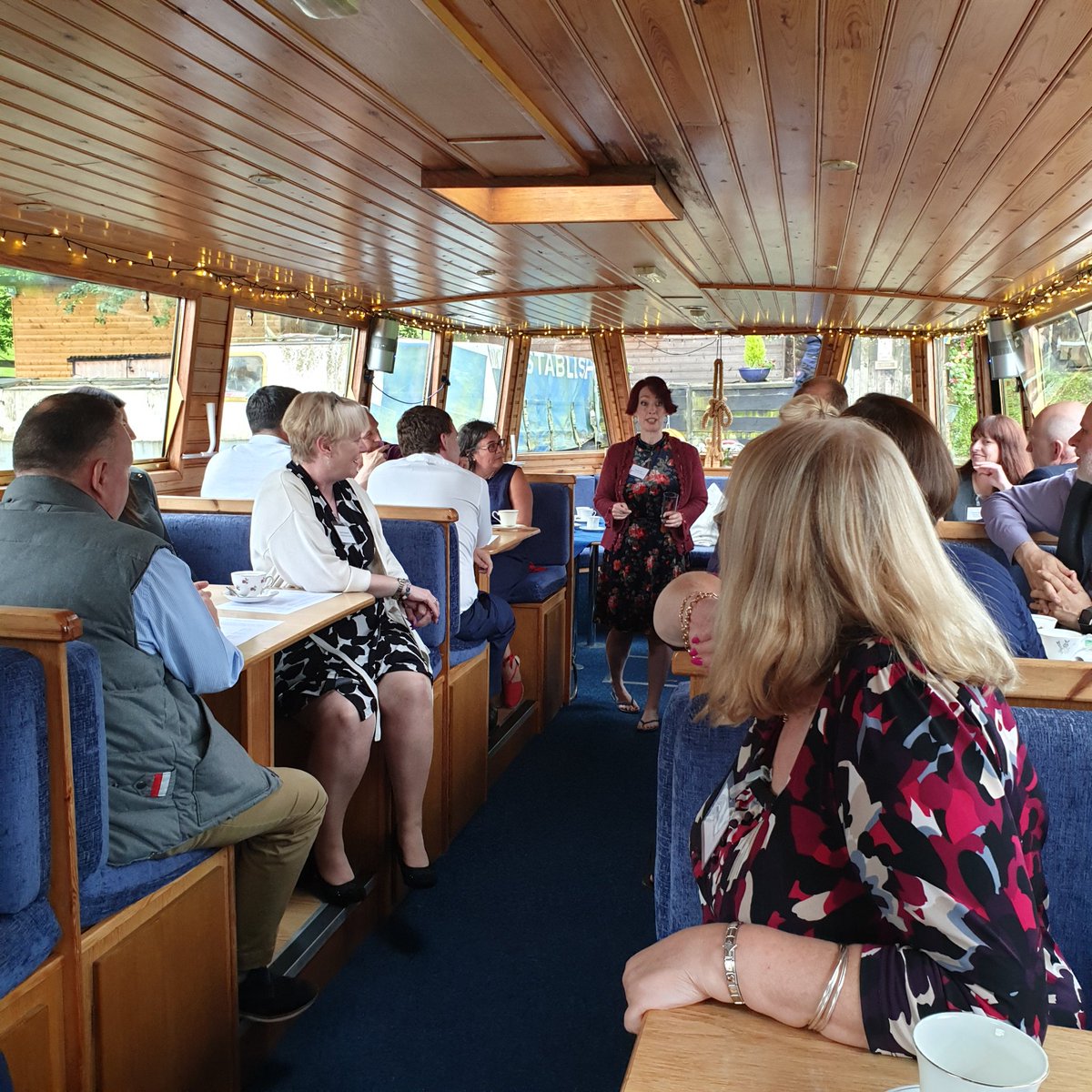 GlassForWalkers's tweet photo. We had a wonderfully fruity evening thanks Rachel @elancsnetworkin @canalboats

@dinneratmarias @BeckettandCo @UKVAServices @BarricaWines @MintHolidays @SimplifyToSell @Kitchener2000 @boldmovescoach @InsprWomen @MJHoldenFRICS @NightsafeVols @Kerrierycroft @bd23net @BusinessGiftUK https://t.co/cFtjCJRMKI