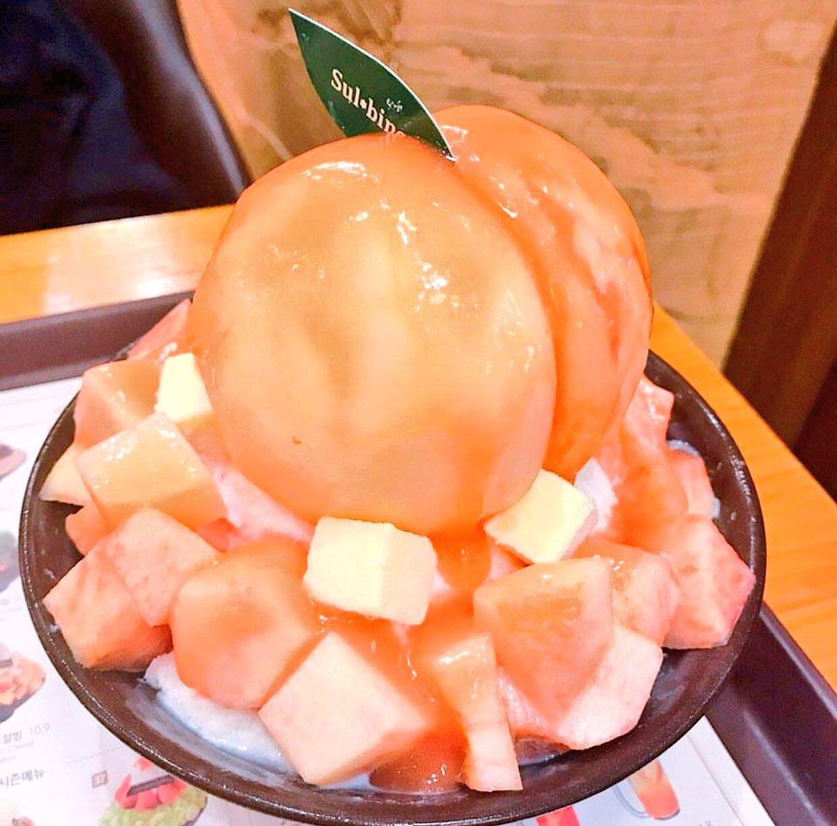 k_dorama77's tweet photo. ソルビンの桃を使った新メニュー🍑
美味しそう💕 # https://t.co/qOxYokri0T