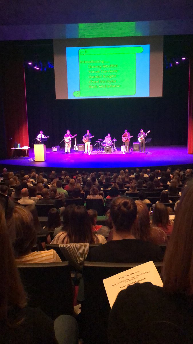 MrsSlominski2's tweet photo. Kicking off the 2019-2020 school year with a boy band! 💕 @GFSchools #gfschools #gfwinship https://t.co/7xi9aCRcq5