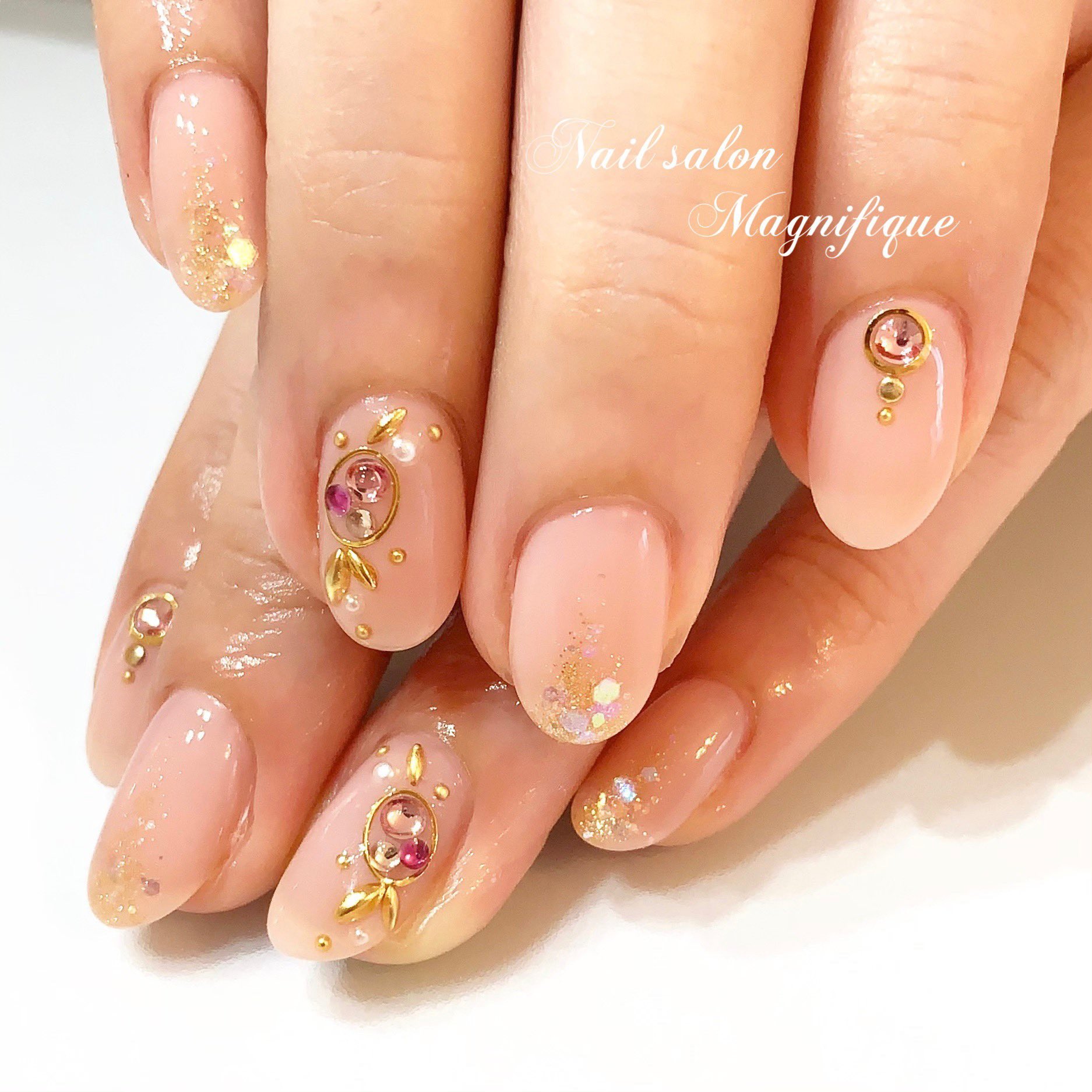 Nailsalon Magnifique No Twitter Nail Nailsalon ネイル ネイルサロン ジェルネイル ベージュ ピンク ヌーディーベージュ ラメ グラデーション キラキラ 綺麗 フレームネイル かわいい 上品ネイル 大人ネイル オフィスネイル 恵庭ネイルサロン