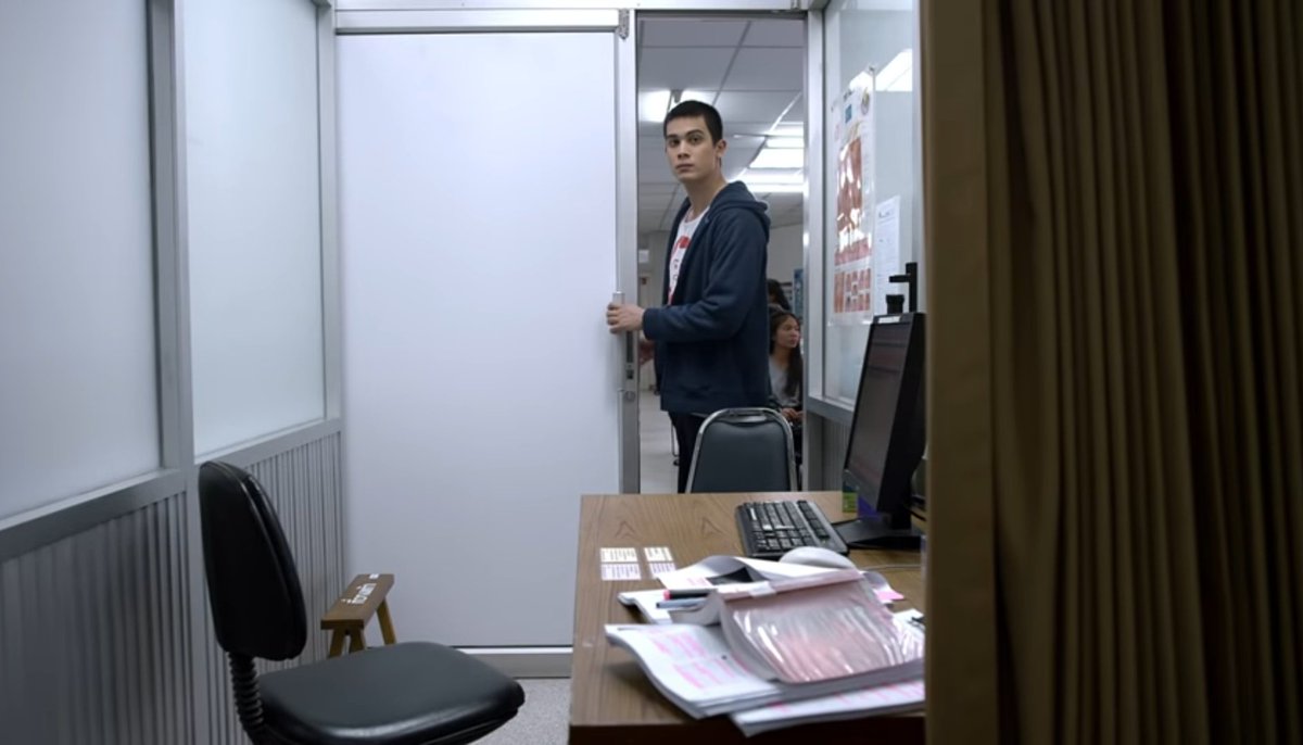 45. Heart Attack (2015 - Film)imdb: 7.8/10Film ini di khususkan untuk kamu yg merasa designer~ hehe engga deng. Tp emg cerita ttg freelance design yg workaholic bgt. Smp dia sakit. Pilihannya cuma dua. Mau sembuh walaupun kehilangan pekerjaan atau sakit2an tp besok meninggal?