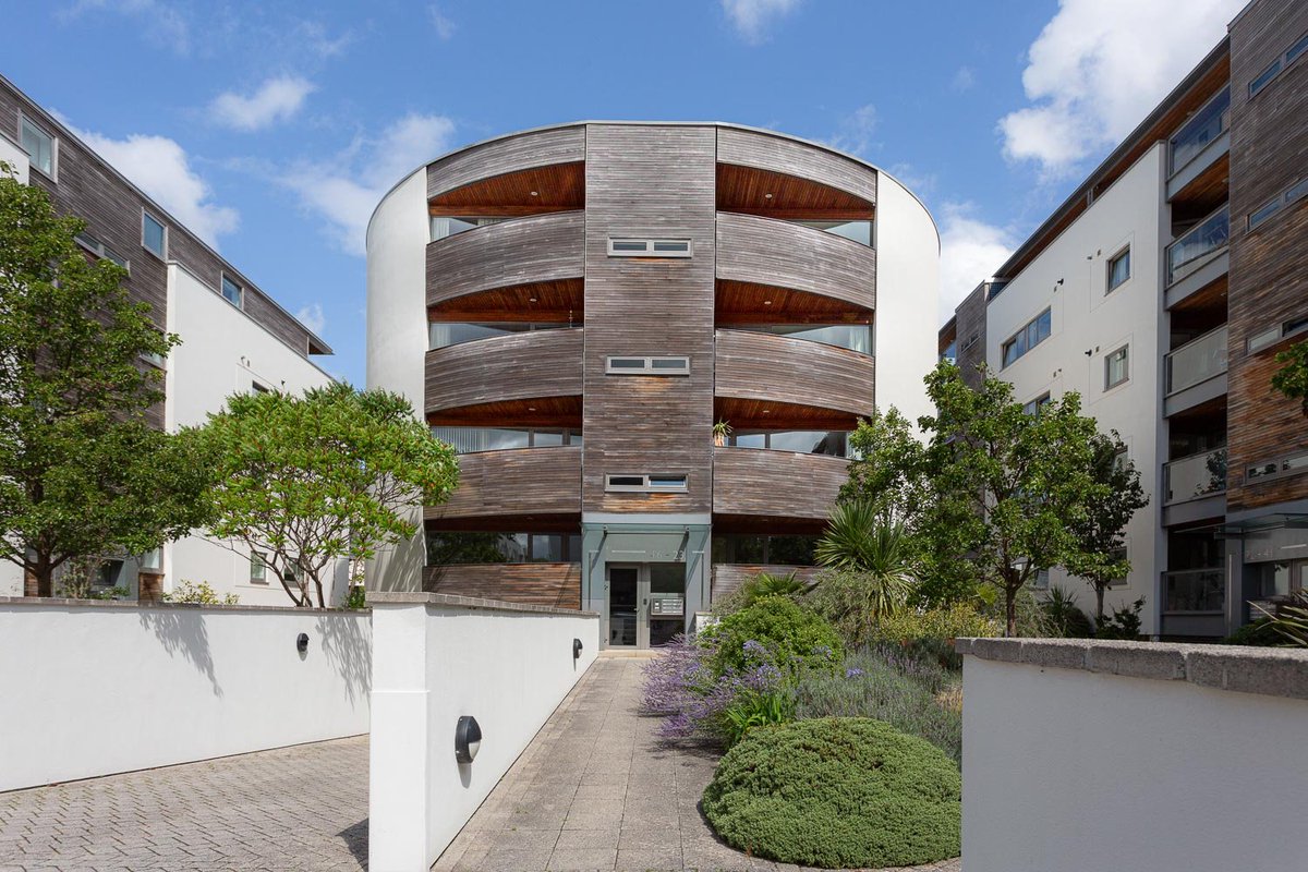 KF_NickChivers's tweet photo. New properties for sale in #Cheltenham - VIEW here: https://t.co/AEdxZKRTsO #KnightFrank https://t.co/VIUP01IW4D