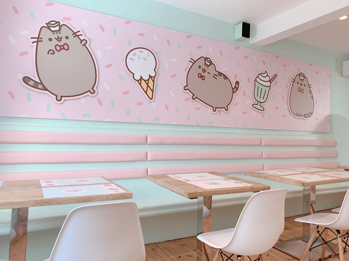 pink_sophs's tweet image. went to visit the pusheen cafe in brighton! it was the cutest place ever 🎀
~#artboxuk #artboxcafe #pusheen #pusheencafe~