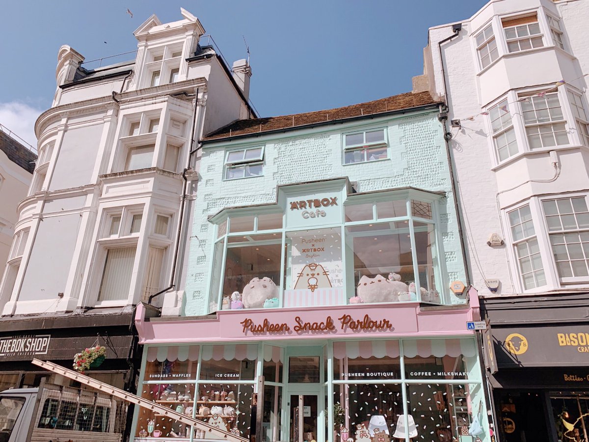 pink_sophs's tweet image. went to visit the pusheen cafe in brighton! it was the cutest place ever 🎀
~#artboxuk #artboxcafe #pusheen #pusheencafe~