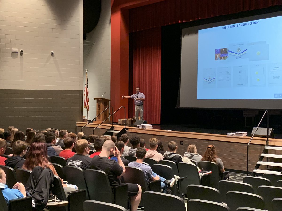 CHSTigerPride's tweet photo. Josten’s here at CHS talking to Seniors about graduation items!!! #classof2020 #commit2graduate https://t.co/QQ721R04xS