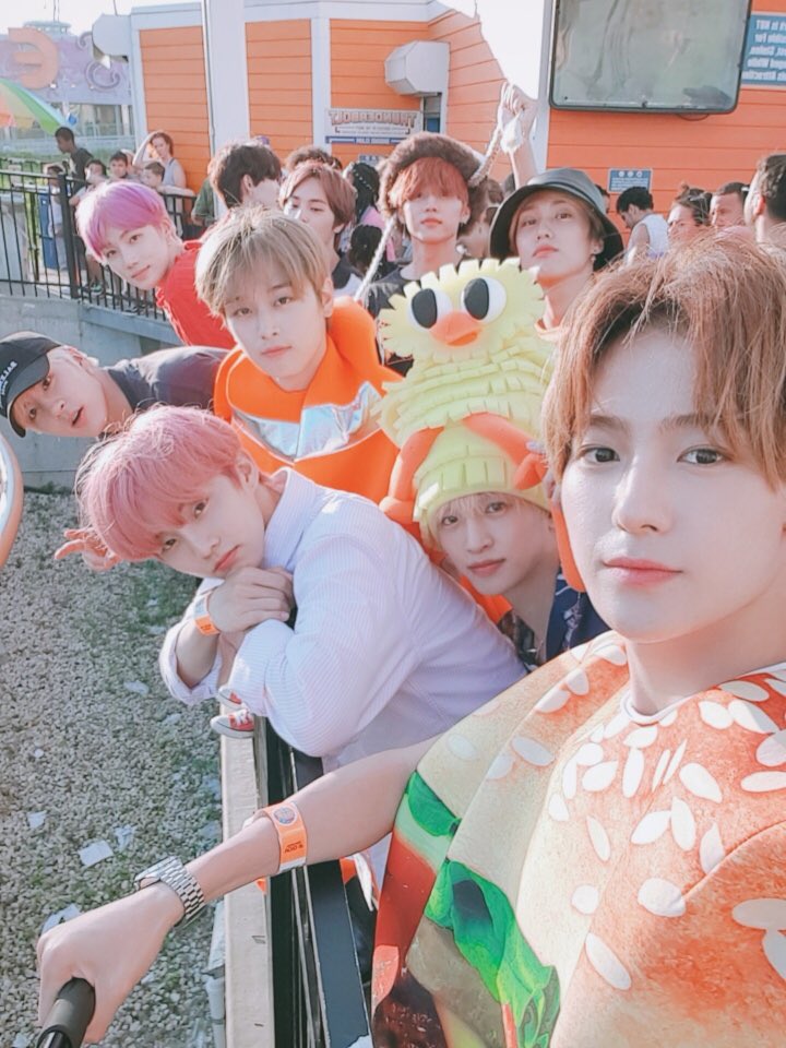 WE_THE_BOYZ's tweet photo. [상연] 더보이즈 의리😍😍 https://t.co/G52XSSGINb