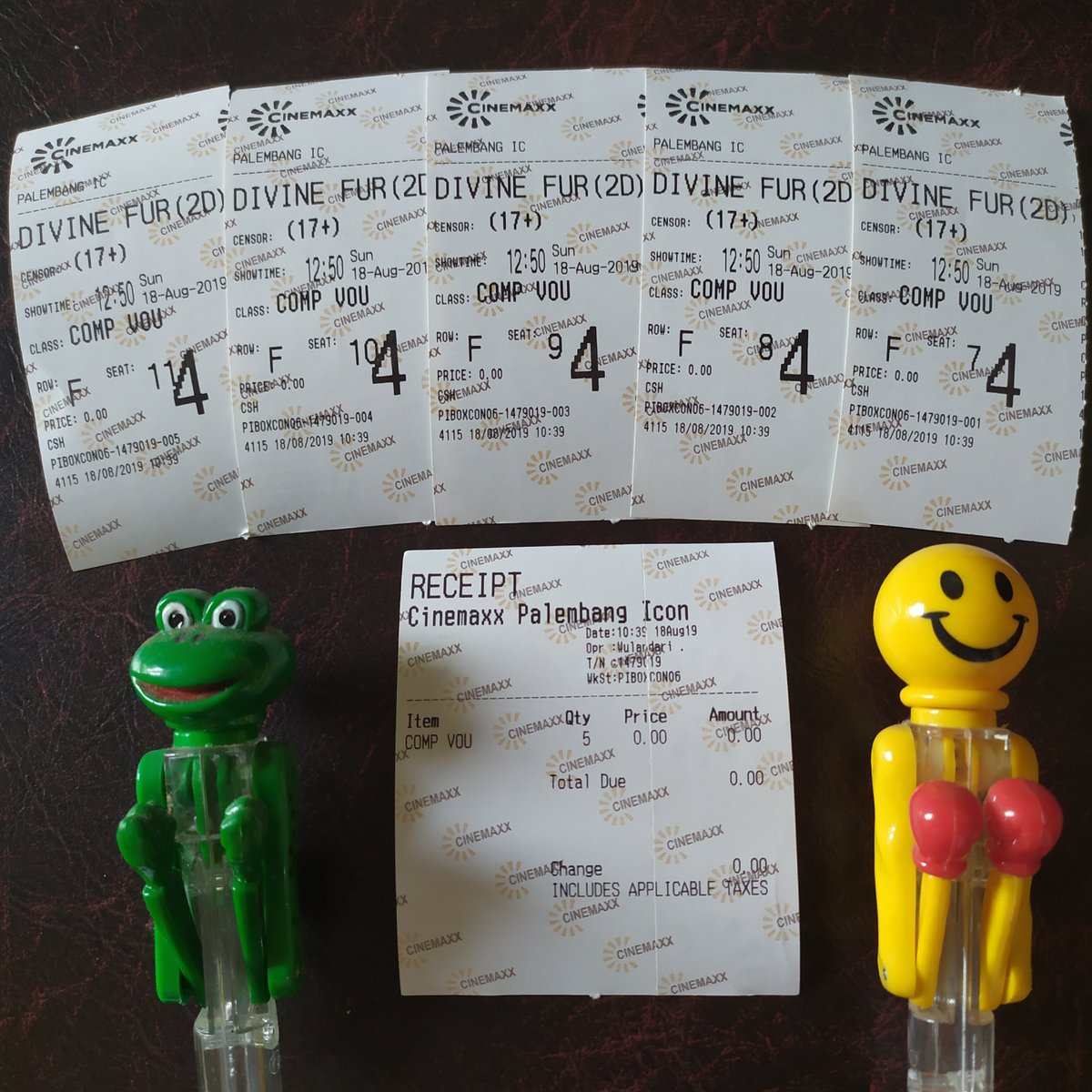 elmoamel's tweet photo. Film yang sudah lama aku tunggu, The Divine Fury filmnya seru dan menegangkan, pemainnya ganteng banget 😍 . Pokoknya kalian harus nonton di @cinemaxxtheater , jangan lupa nonton #TheDivineFury di Cinemaxx dan beli popcorn juga ya 
 #CinemaxxDivineFury 😁😊 https://t.co/phXUNixGQu