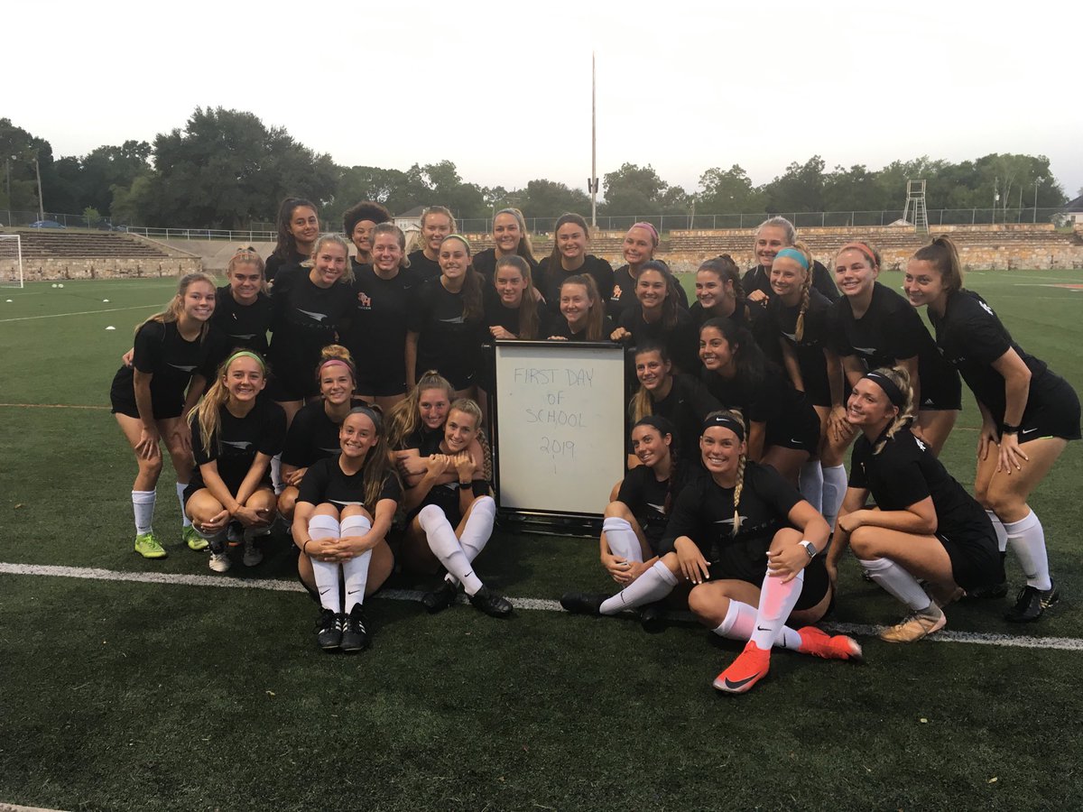 BearkatsSOC's tweet photo. Hey Bearkat Family, here is your first day of school picture for 2019! https://t.co/gKhrodm0Vn