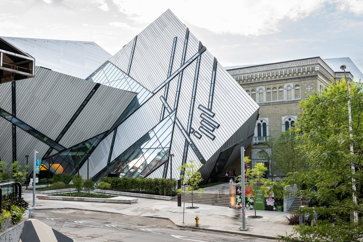 ROMtoronto's tweet photo. Introducing our newest way for you to enjoy the ROM! 🌳 🌸

The Helga and Mike Schmidt Performance Terrace and the Reed Family Plaza was made possible by lead donors Helga Schmidt, and her late husband Mike Schmidt, and Nita and Don Reed. https://t.co/LDWQorrRhG