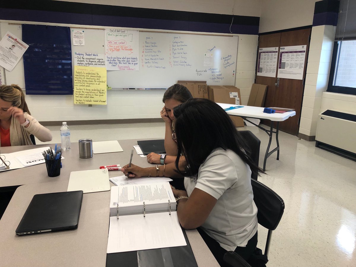 tinapate_mt's tweet image. ⁦@msa_w⁩  “digging” into unit 1 ⁦@martinhalfdozen⁩ #becausewe’reWest