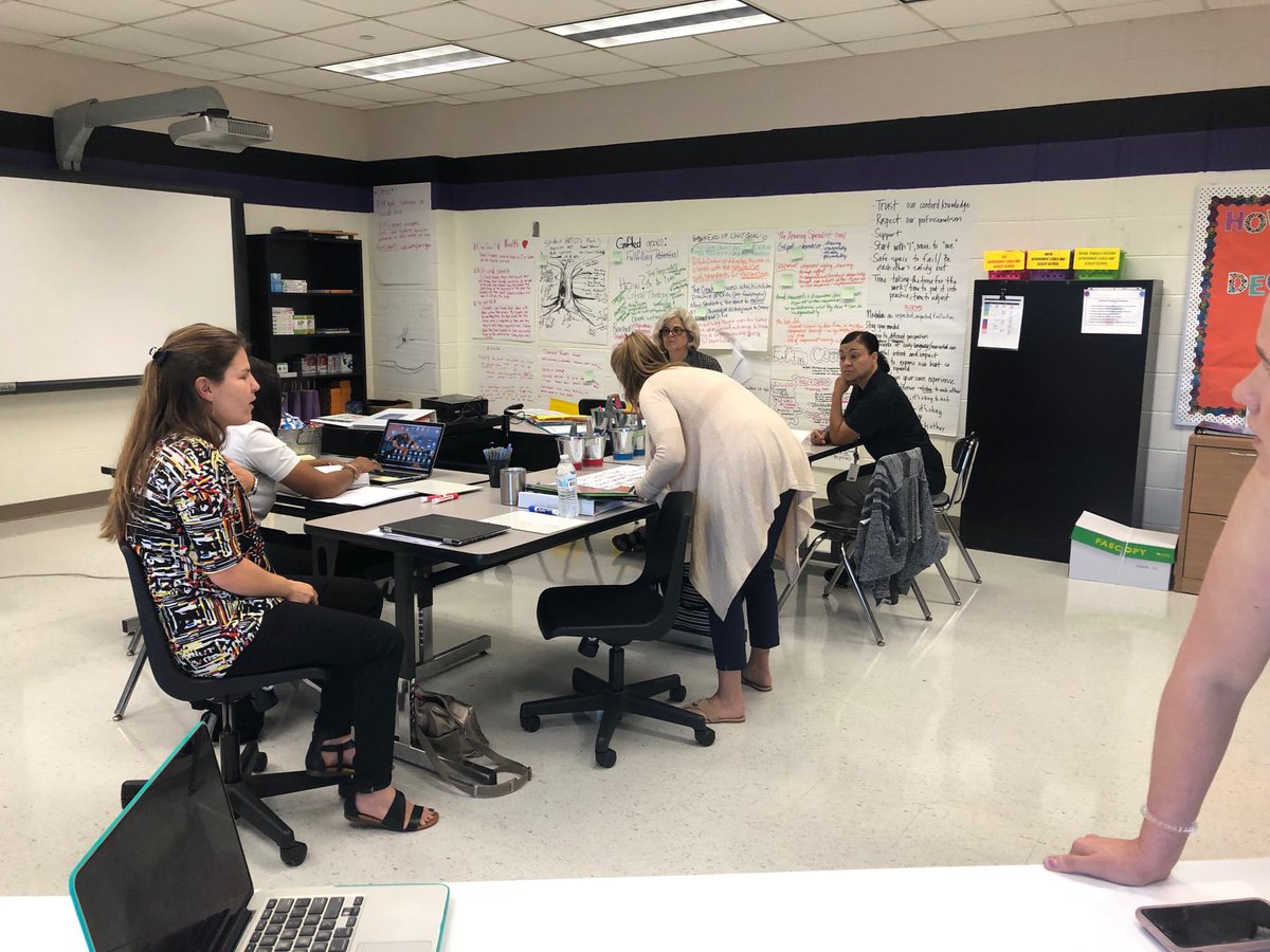 tinapate_mt's tweet image. ⁦@msa_w⁩  “digging” into unit 1 ⁦@martinhalfdozen⁩ #becausewe’reWest