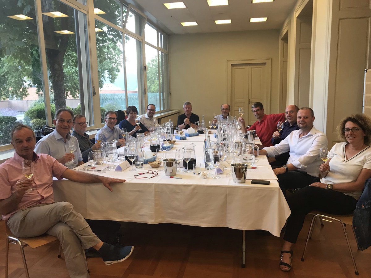 BassoSommelier's tweet photo. Après quelques jours de vacances on recommence sérieusement avec la dégustation finale du #GPVS (Grand Prix des Vins suisses). Résultats le 24 octobre à Berne au Gala des vins suisses ! #Vinea #Vinum #meilleursommelierdumonde #BestSommelieroftheWorld #migliorsommelierdelmondo https://t.co/H1wn9CsbUE