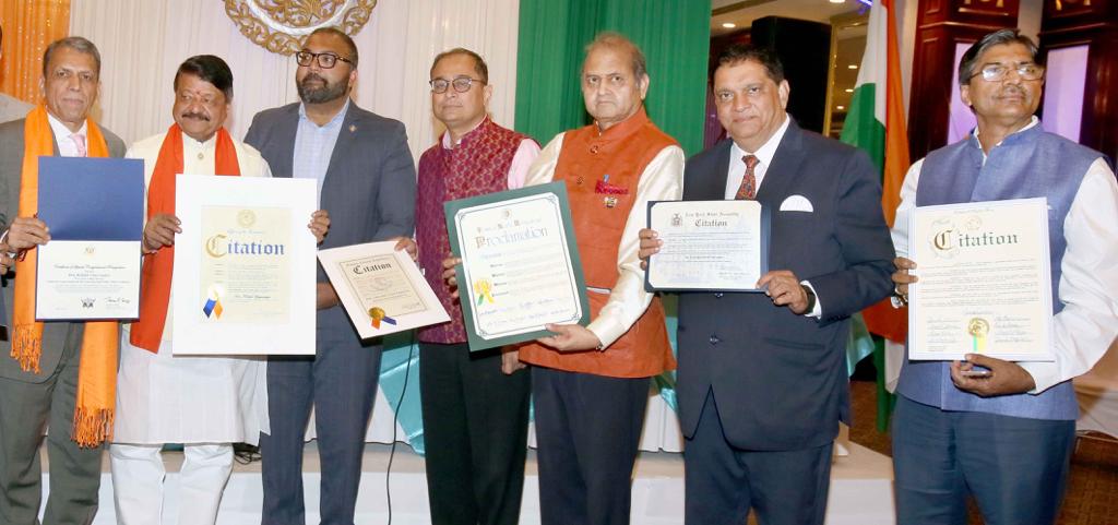prem_bhandari01's tweet photo. Celebration of Abrogation Article 370 at New York
@kailashonline @dasraghubar  @narendramodi @PMOIndia @VasundharaBJP @vpsbadnore @NITIAayog @UN @HarshShringla @ibhusan @AmitShah @CHAKRAVIEW1971 @SparshPurhythm @IndiainNewYork @rashtrapatibhvn https://t.co/XuzsQ7lZwC