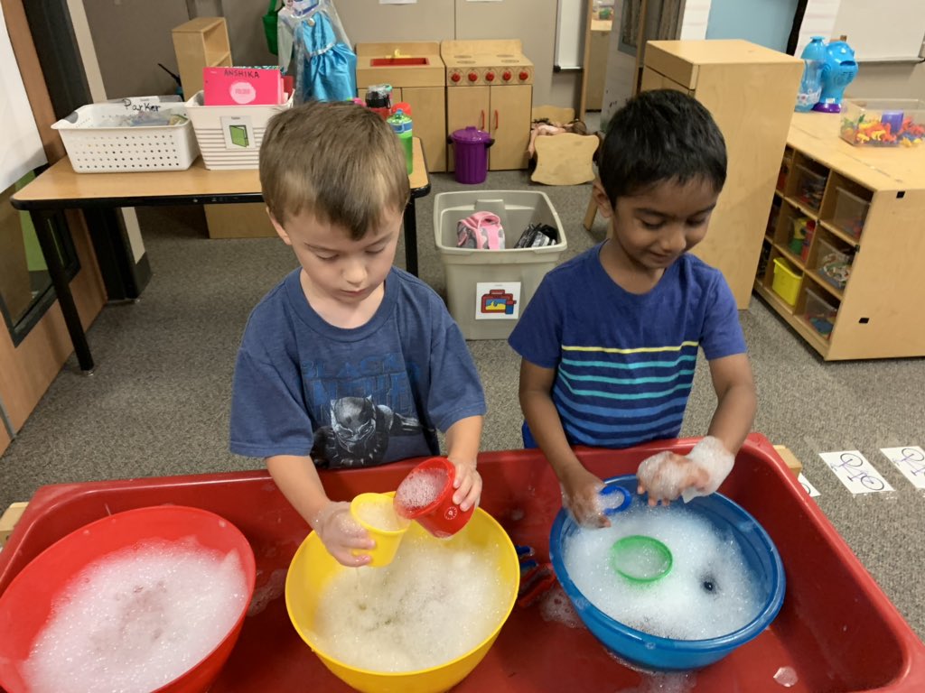 Sensory fun in ELE! #LISDParkside <a href="/Parkside_ES/">ParksideElementary</a>